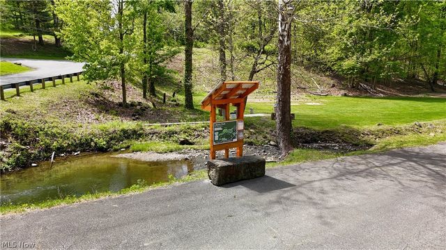 1050 Park Circle, Girard, OH 44420