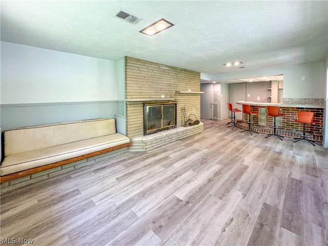 1050 Park Circle, Girard, OH 44420