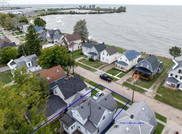 742 Lakeside Avenue, Lorain, OH 44052