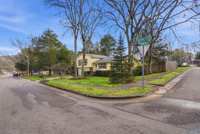 1008 Vicksburg Lane SE, Huntsville, AL 35803