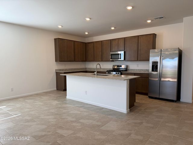 8231 S Charles Young Way, Vail, AZ 85641