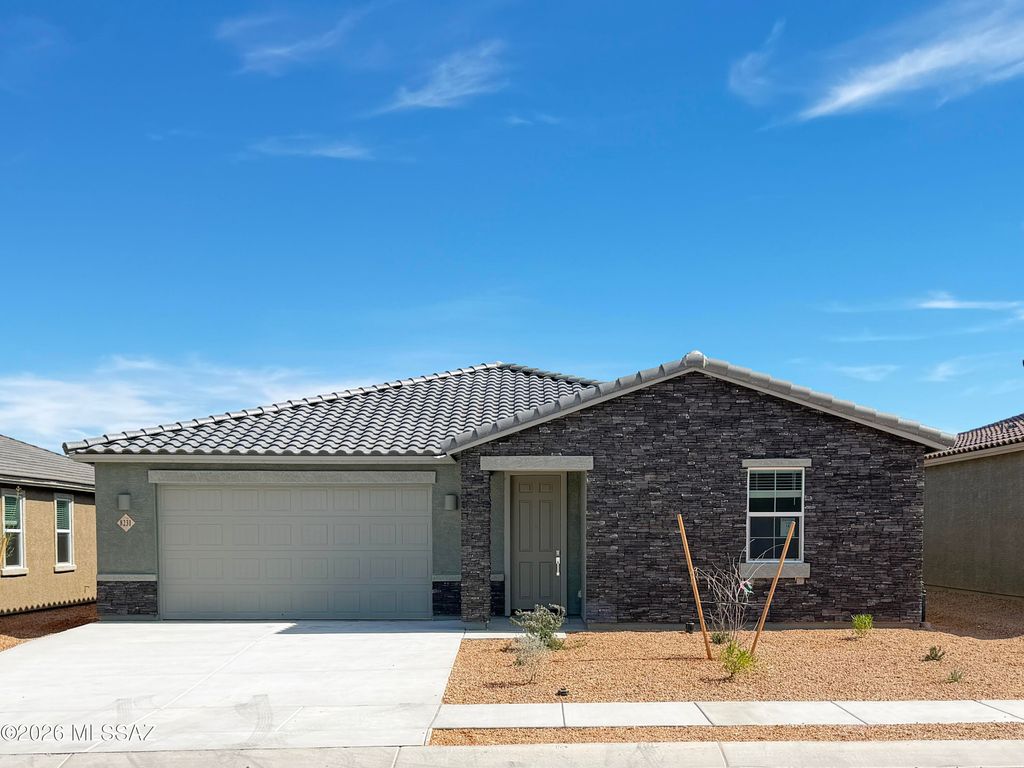 8231 S Charles Young Way, Vail, AZ 85641