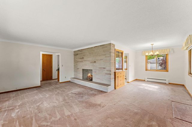 202 Ash Street W, South Saint Paul, MN 55075