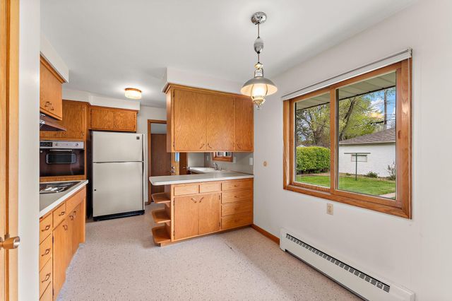 202 Ash Street W, South Saint Paul, MN 55075