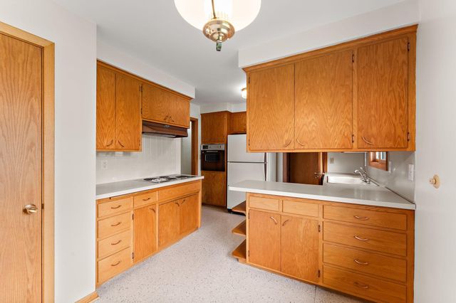 202 Ash Street W, South Saint Paul, MN 55075