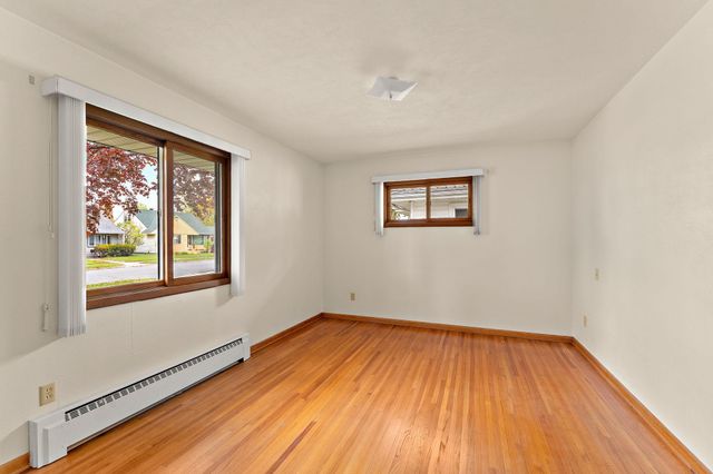 202 Ash Street W, South Saint Paul, MN 55075