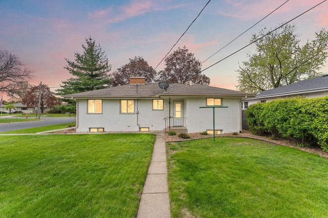 202 Ash Street W, South Saint Paul, MN 55075
