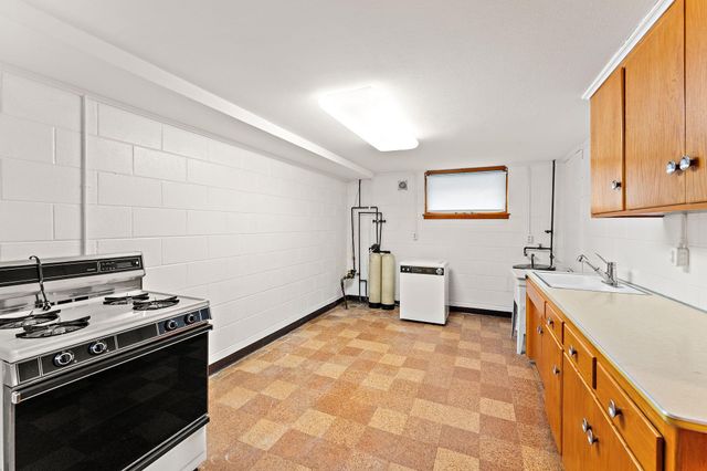 202 Ash Street W, South Saint Paul, MN 55075