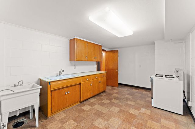 202 Ash Street W, South Saint Paul, MN 55075