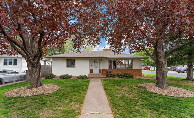 202 Ash Street W, South Saint Paul, MN 55075