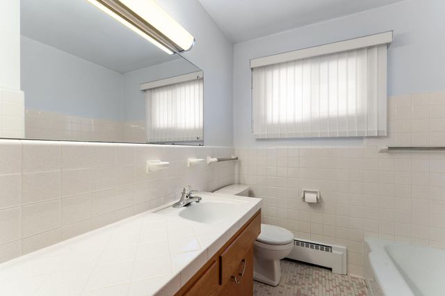 202 Ash Street W, South Saint Paul, MN 55075