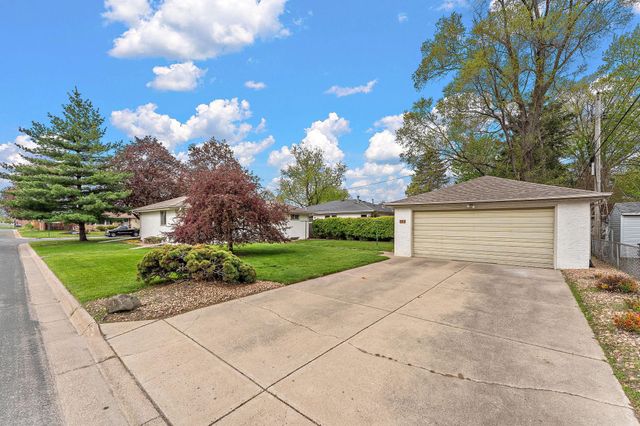 202 Ash Street W, South Saint Paul, MN 55075
