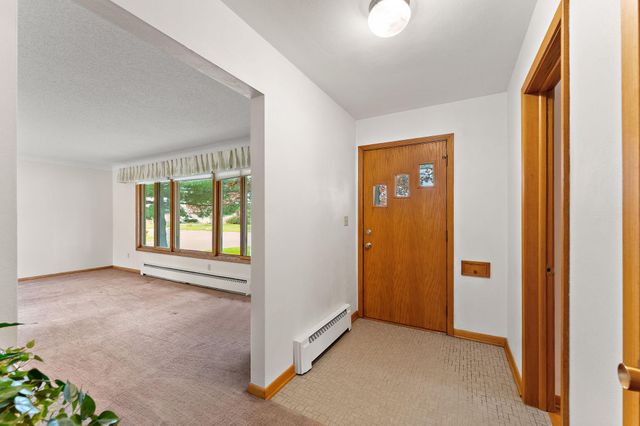 202 Ash Street W, South Saint Paul, MN 55075