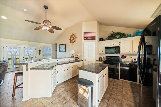 3190 Fm-2031, Matagorda, TX 77457