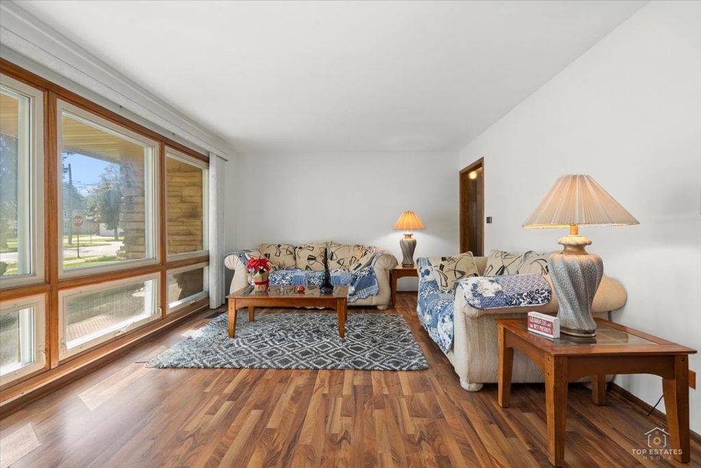 1810 Pratt Avenue, Des Plaines, IL 60018 — photo 4