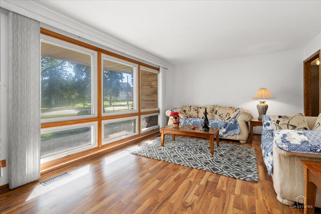 1810 Pratt Avenue, Des Plaines, IL 60018 — photo 5