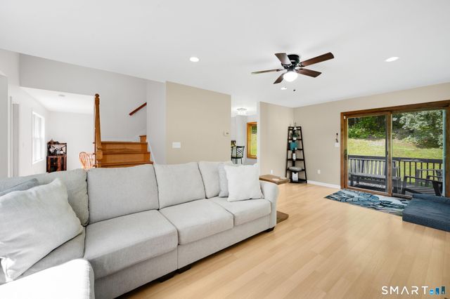 259 Wimbledon Gate North, Torrington, CT 06790
