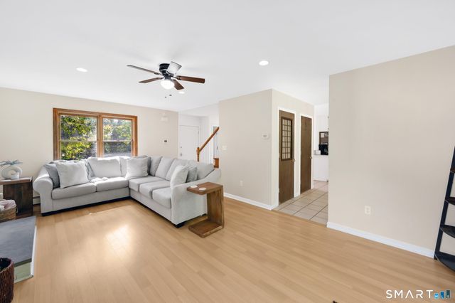 259 Wimbledon Gate North, Torrington, CT 06790