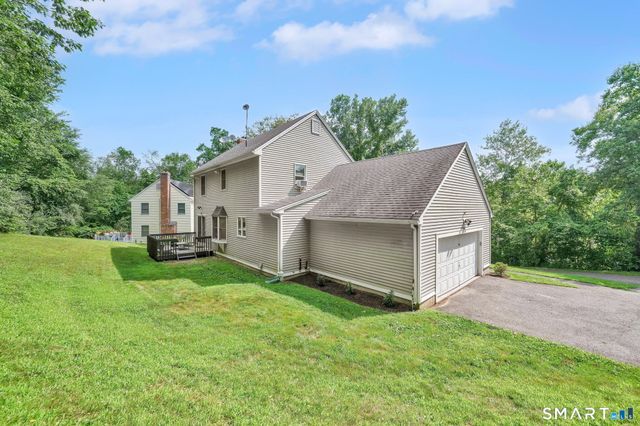 259 Wimbledon Gate North, Torrington, CT 06790