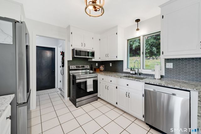 259 Wimbledon Gate North, Torrington, CT 06790