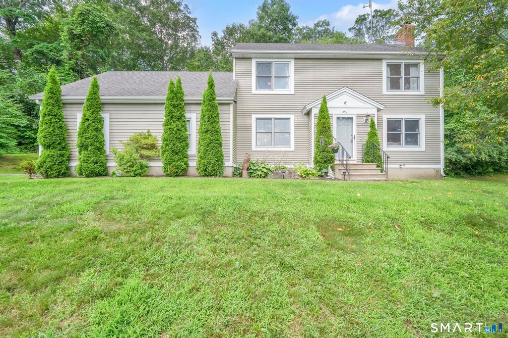 259 Wimbledon Gate North, Torrington, CT 06790