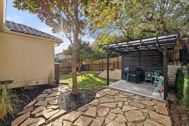 502 Hummingbird LN 1, Austin, TX 78734