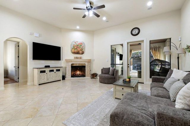 502 Hummingbird LN 1, Austin, TX 78734