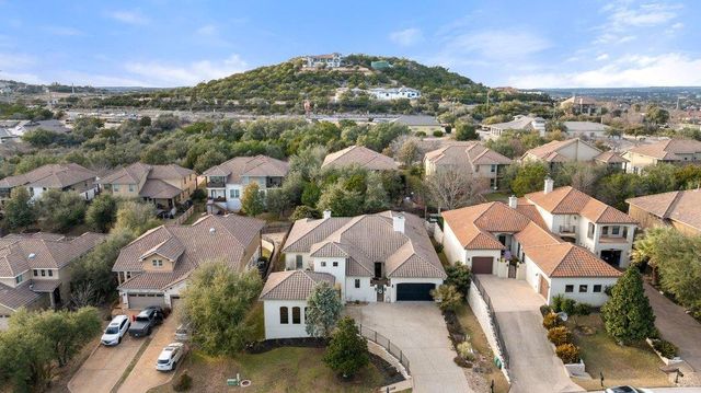 502 Hummingbird LN 1, Austin, TX 78734