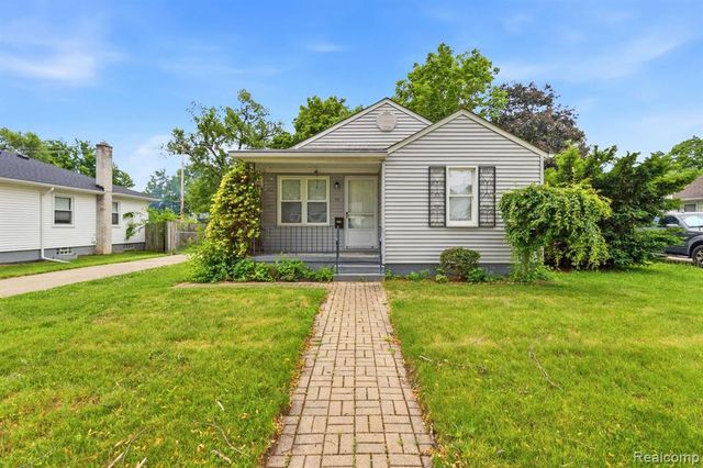 77 Huron Avenue, Mount Clemens, MI 48043