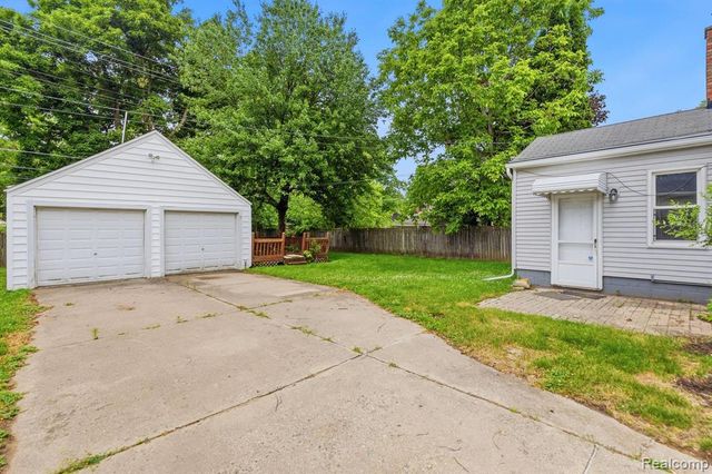 77 Huron Avenue, Mount Clemens, MI 48043