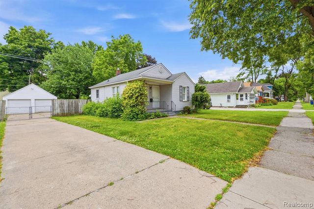 77 Huron Avenue, Mount Clemens, MI 48043