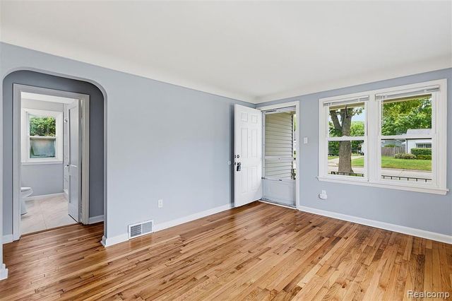 77 Huron Avenue, Mount Clemens, MI 48043