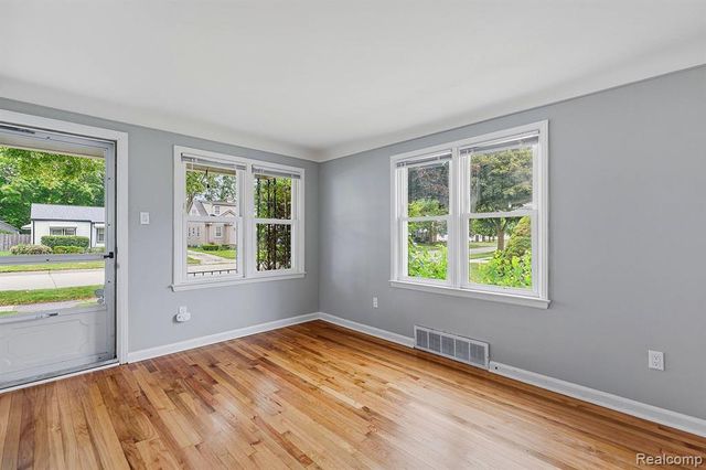 77 Huron Avenue, Mount Clemens, MI 48043