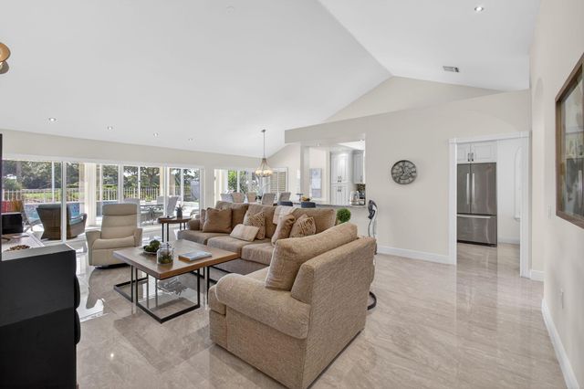 2294 Saratoga Bay Drive, West Palm Beach, FL 33409