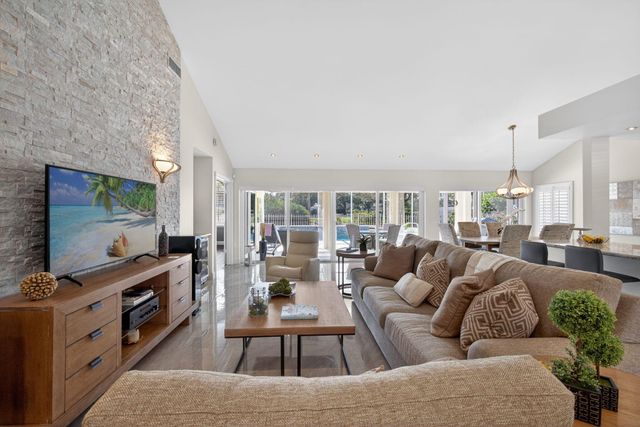 2294 Saratoga Bay Drive, West Palm Beach, FL 33409