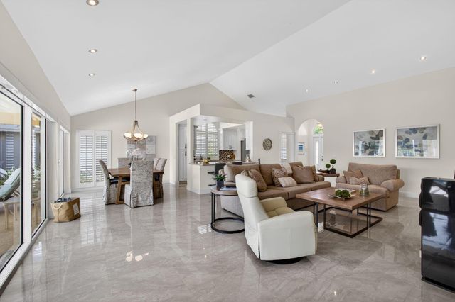 2294 Saratoga Bay Drive, West Palm Beach, FL 33409