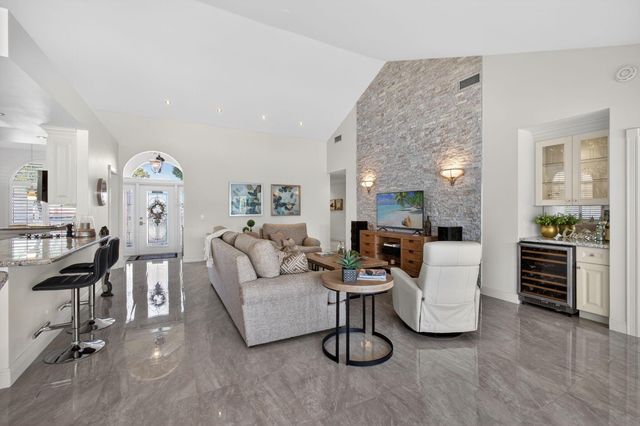 2294 Saratoga Bay Drive, West Palm Beach, FL 33409