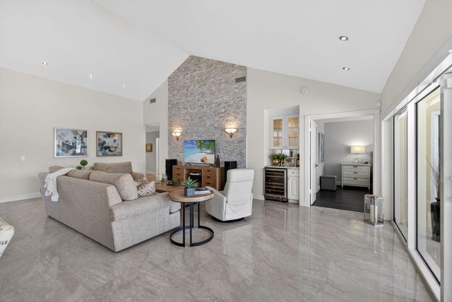 2294 Saratoga Bay Drive, West Palm Beach, FL 33409