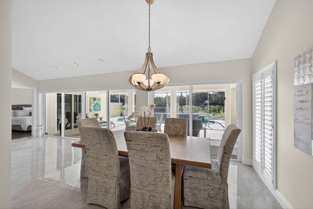 2294 Saratoga Bay Drive, West Palm Beach, FL 33409