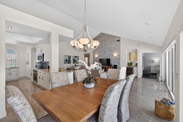 2294 Saratoga Bay Drive, West Palm Beach, FL 33409