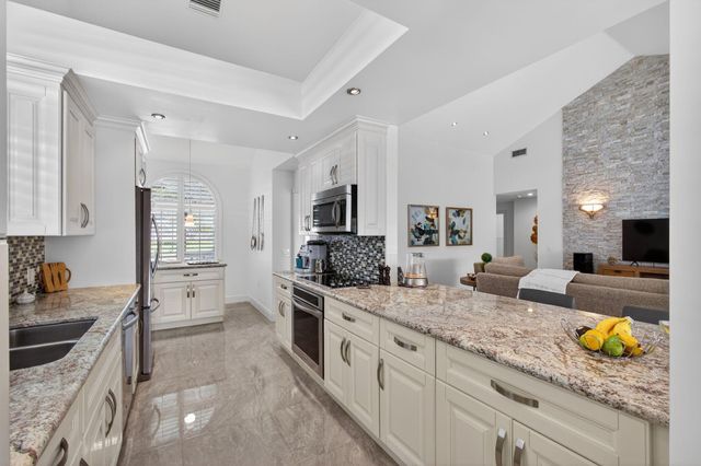 2294 Saratoga Bay Drive, West Palm Beach, FL 33409