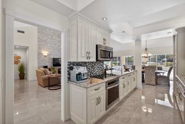 2294 Saratoga Bay Drive, West Palm Beach, FL 33409