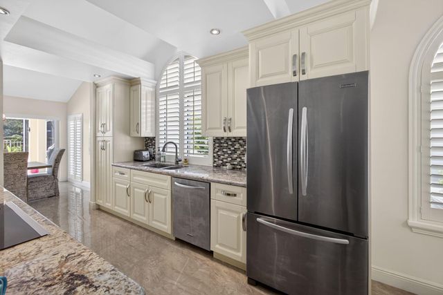 2294 Saratoga Bay Drive, West Palm Beach, FL 33409