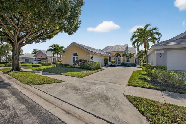 2294 Saratoga Bay Drive, West Palm Beach, FL 33409