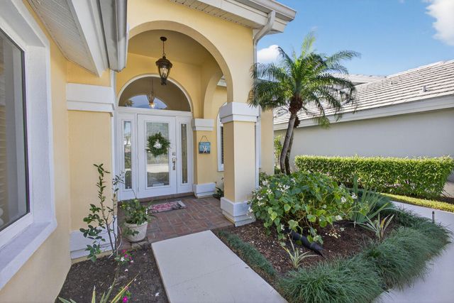 2294 Saratoga Bay Drive, West Palm Beach, FL 33409