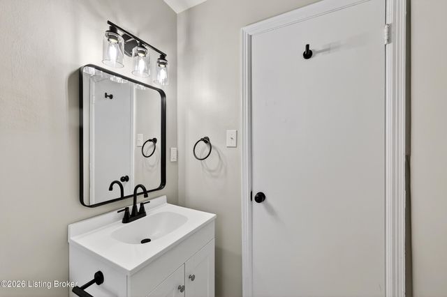 3665 Wheeler Ave, Louisville, KY 40215