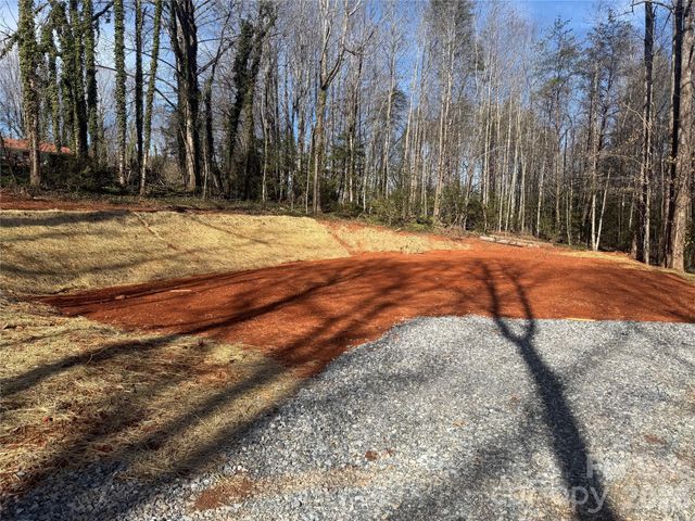 82 Overlook Drive W, Marion, NC 28752