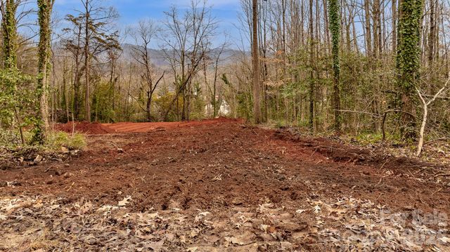 82 Overlook Drive W, Marion, NC 28752