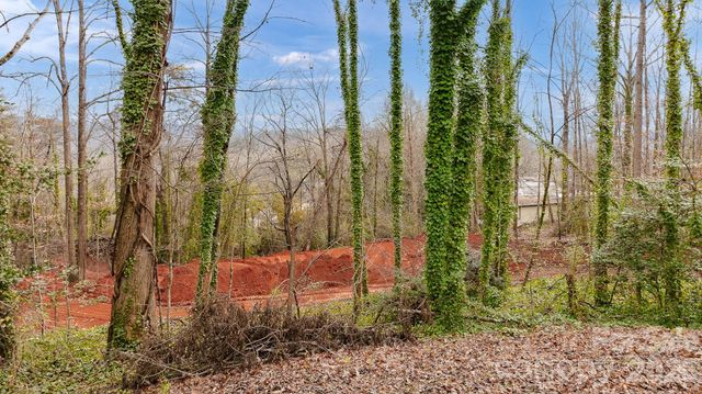 82 Overlook Drive W, Marion, NC 28752