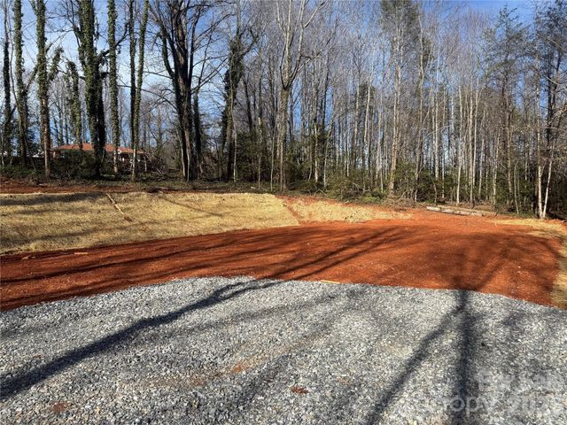 82 Overlook Drive W, Marion, NC 28752